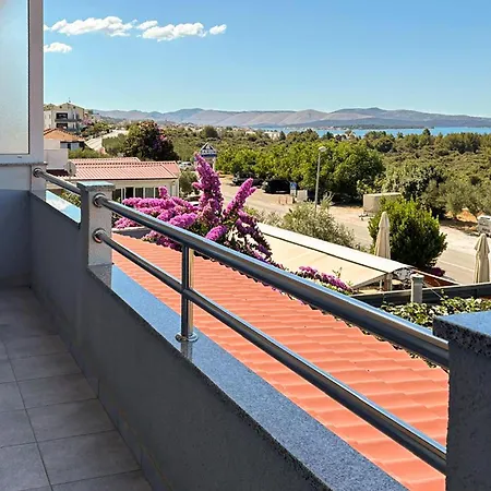 Amazing In With House Sea View Apartment *