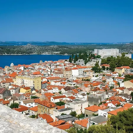 Amazing In With House Sea View شقة